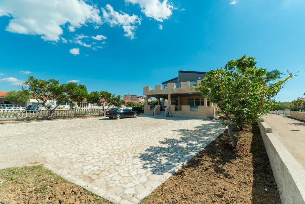 Apartments Mavracic Vir Exterior photo
