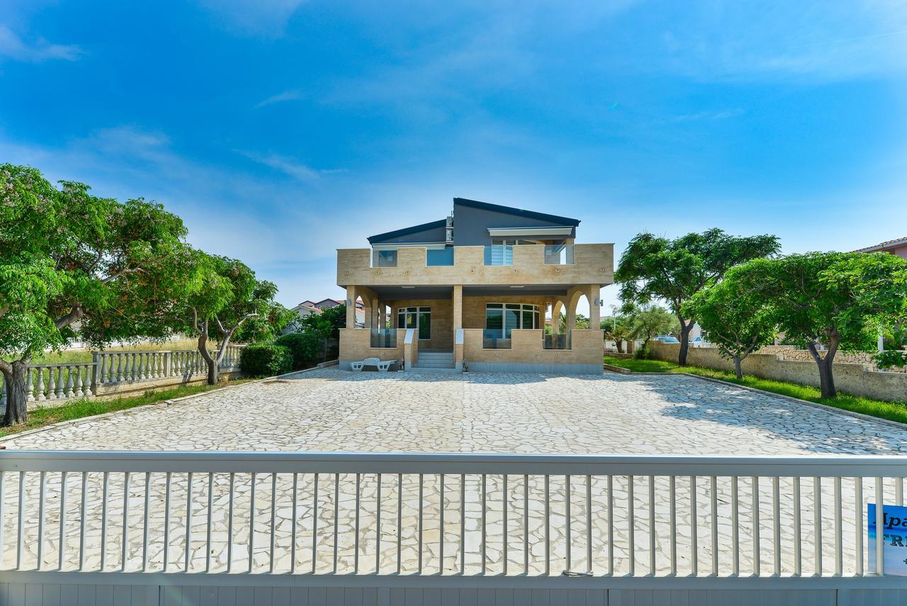 Apartments Mavracic Vir Exterior photo